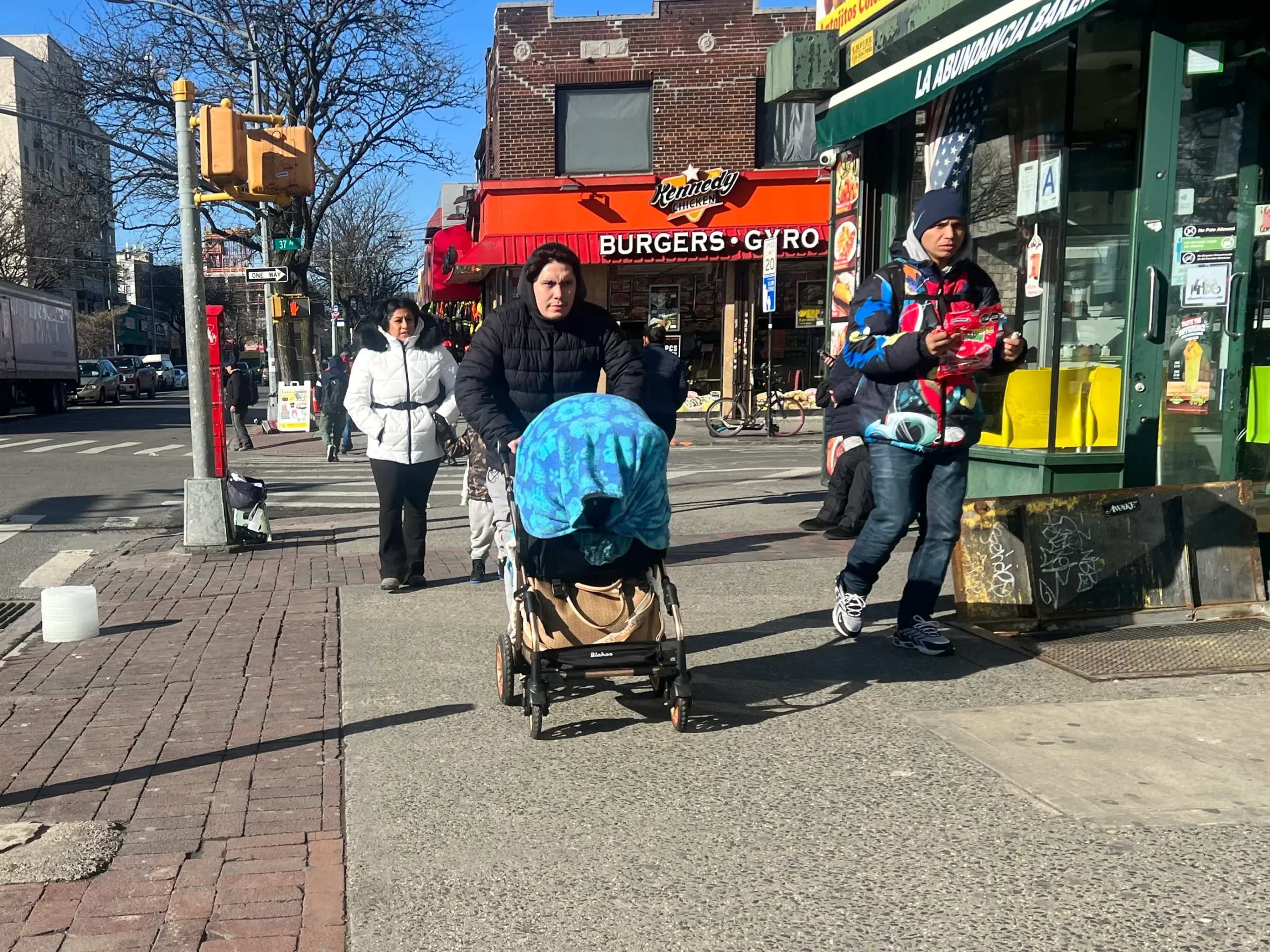 Cuidado infantil asequible en el Bronx: Cómo The Mother Cloud y los subsidios pueden aliviar tu carga financiera